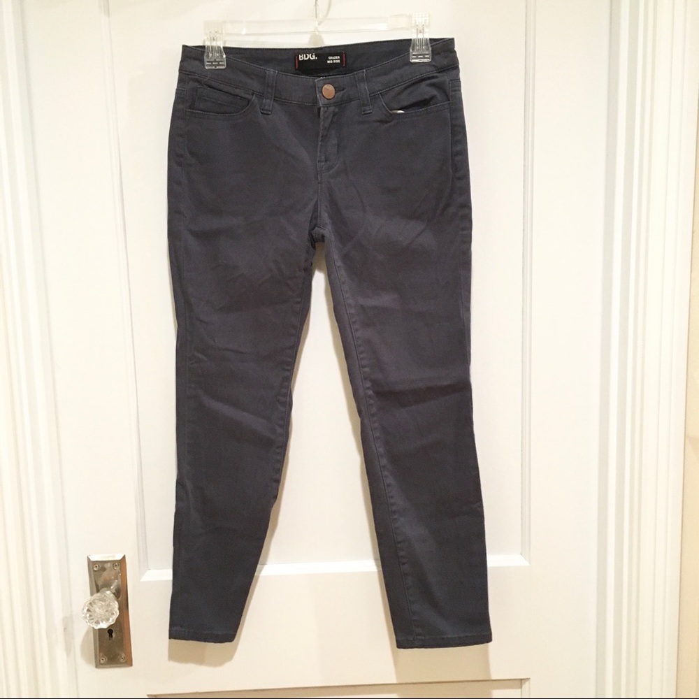 ⭐️ Urban Outfitters BDG Grazer Mid Rose Gray Skinny Jeans 26